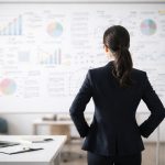 personne-dos-tableau-blanc-graphes