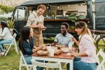 Street food événementielle : quand la cuisine devient spectacle